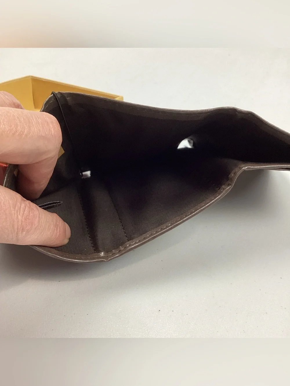 Levi’s Brown Leather Trifold Wallet RFID Protection NEW! Retail $36